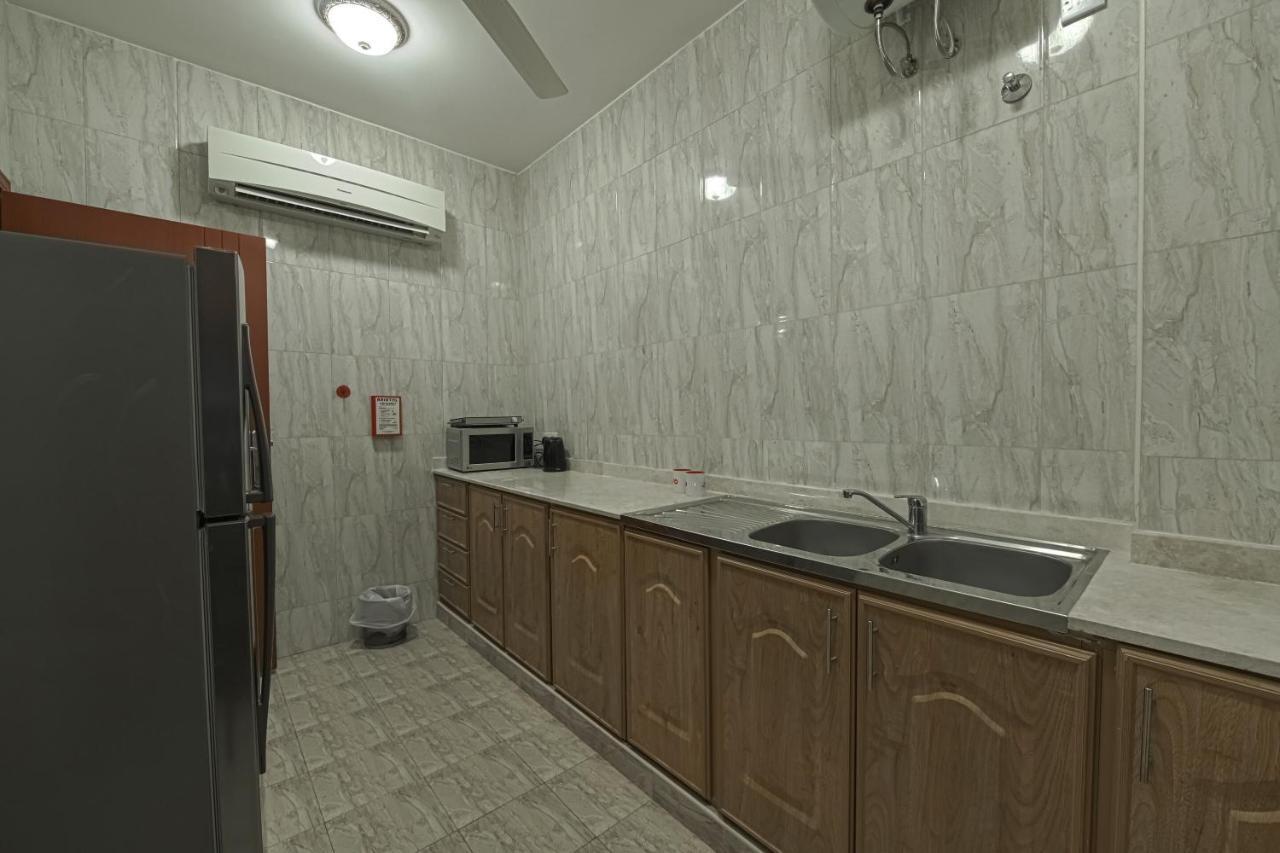 OYO 116 Platinium Hotel Apartments Seeb Exterior foto